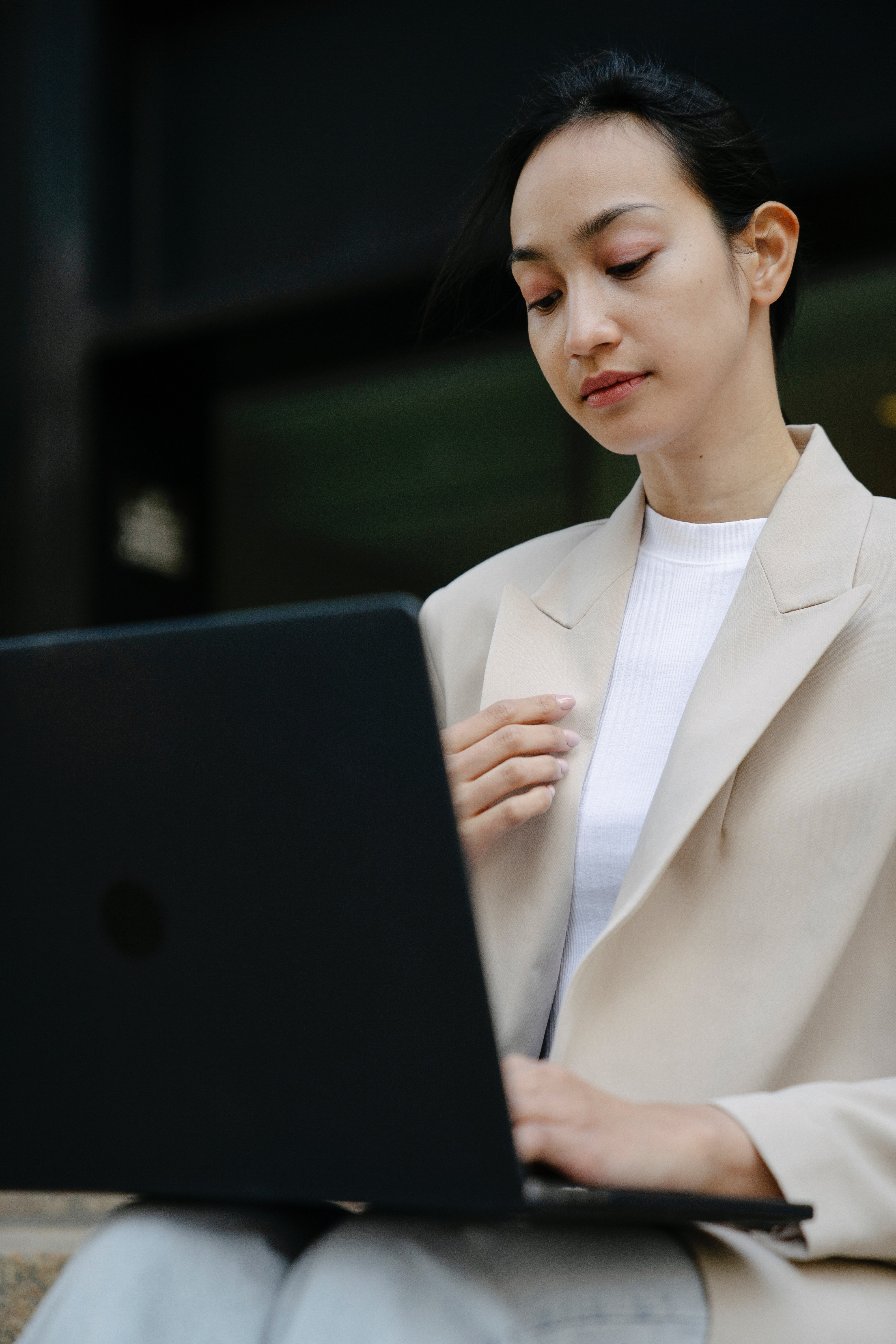 Mujer con laptop